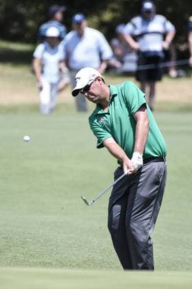 20.11.2016. Royal Sydney Golf Club, Sydney, Australia. Emirates Australian Open Golf Final Round. Ashley Hall of Australia plays his second shot to the green on the first hole. xNigelxOwenx  ActionPlus11812085