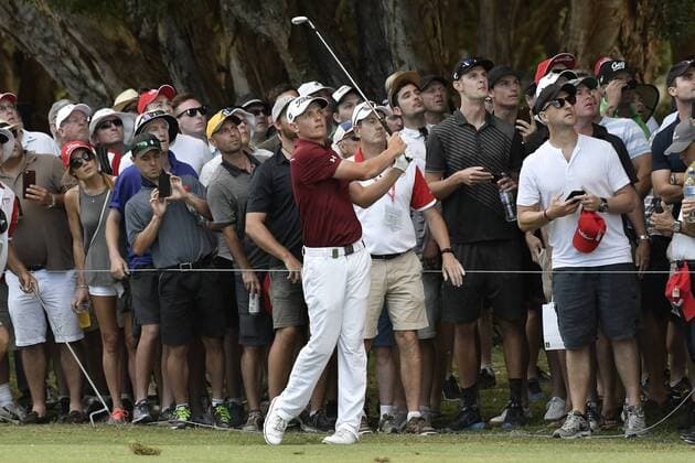 20.11.2016. Royal Sydney Golf Club, Sydney, Australia. Emirates Australian Open Golf Final Round. Cameron Smith of Australia plays his approach to the final playoff hole. xNigelxOwenx  ActionPlus11812137