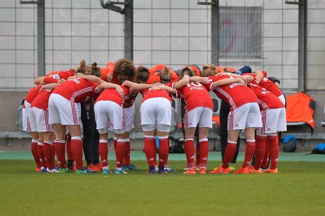 Kreis FC Bayern München München, Deutschland, 20.11.2016, Frauenfußball, FC Bayern München - Borussia Mönchengladbach, xKLx