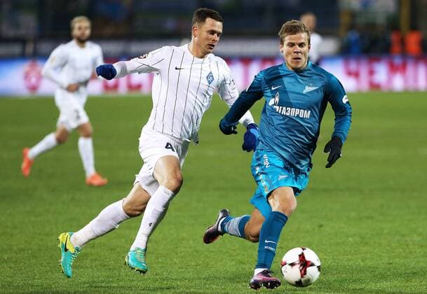 ST PETERSBURG, RUSSIA - NOVEMBER 20, 2016: Krylya Sovetov Samara s Ivan Taranov (L) and Zenit St Petersburg s Alexander Kokorin fight for the ball in their 2016-17 Season Russian Premier League Round 14 football match at the Petrovsky Stadium. Peter Kovalev TASS  TS0383E1