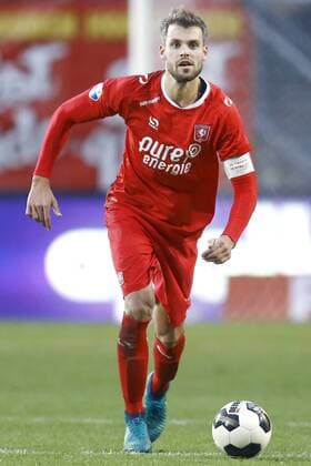 Stefan Thesker of FC Twenteduring the Dutch Eredivisie match between FC Twente and FC Utrecht at the Grolsch Veste on November 20, 2016 in Enschede, The Netherlands FC Twente v FC Utrecht Dutch Eredivisie 2016 2017 xVIxPeterxLousxIVx 6619228