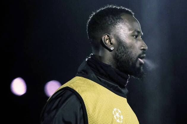 MOSCOW, RUSSIA - NOVEMBER 21, 2016: FC CSKA Moscow s Lacina Traore during a training session ahead of the 2016 17 UEFA Champions League match against FC Bayer Leverkusen, at Oktyabr Stadium. The match is scheduled for November 22, 2016. Sergei Savostyanov TASS  TS03856E