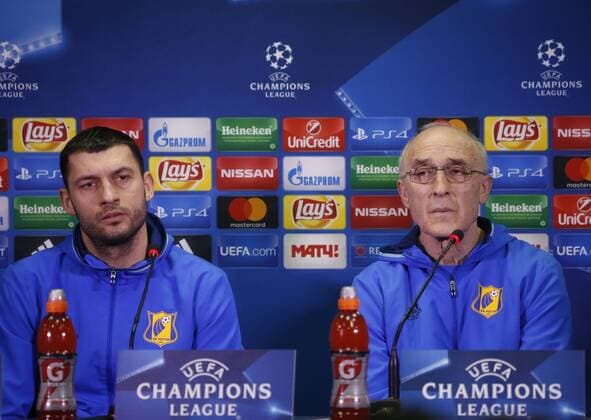 FuÃŸball, CL, FK Rostow PK ROSTOV-ON-DON, RUSSIA - NOVEMBER 22, 2016: FC Rostov s captain Alexandru Gatcan (L), and head coach Ivan Danilyants give a press conference PK Pressekonferenz ahead of a UEFA Champions League Group D football match between FC Rostov and Bayern Munich. Valery Matytsin TASS  TS038749