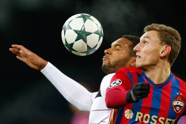 FuÃŸball, CL, ZSKA Moskau - Bayer Leverkusen MOSCOW, RUSSIA - NOVEMBER 22, 2016: Bayer 04 Leverkusen s Jonathan Tah (L) and CSKA Moscow s Fedor Chalov in action in their 2016 17 UEFA Champions League Group E Round 5 football match at CSKA Stadium. Mikhail Japaridze TASS  TS0387B6