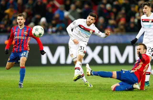 FuÃŸball, CL, ZSKA Moskau - Bayer Leverkusen MOSCOW, RUSSIA - NOVEMBER 22, 2016: CSKA Moscow s Georgy Shchennikov (L), Bibars Natcho (2nd R), and Bayer 04 Leverkusen s Kevin Volland (2nd L) and Kai Havertz (R) in action in their 2016 17 UEFA Champions League Group E Round 5 football match at CSKA Stadium. The game ended in a 1-1 draw. Mikhail Japaridze TASS  TS0387E3