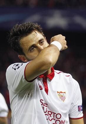 Fußball, CL, FC Sevilla - Juventus Turin Sevilla s Argentinian defense Nico Pareja celebrates his 1-0 goal against Juventus during their UEFA Champions League 5th round match at Ramon Sanchez Pizjuan stadium in Seville, Andalusia, Spain, 22 November 2016. SEVILLA VS. JUVENTUS !ACHTUNG: NUR REDAKTIONELLE NUTZUNG!  SEV001 20161122-636154467074690005