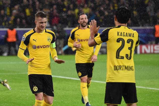 Fußball Champions League Gruppenphase 5. Spieltag Borussia Dortmund - Legia Warschau am 22.11.2016 im Signal Iduna Park in Dortmund Torjubel zum 5:2 durch Marco Reus ( Dortmund ) xRx