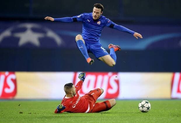 Fußball, CL, Dinamo Zagreb - Olympique Lyon UEFA Champions League, GNK Dinamo vs. Olympique Lyonnais 22.11.2016., Maksimir Stadium, Zagreb, Croatia - UEFA Champions League, Group H, Round 5, GNK Dinamo vs. Olympique Lyonnais. Angelo Henriquez, Anthony Lopes. IgorxKralj PIXSELL
