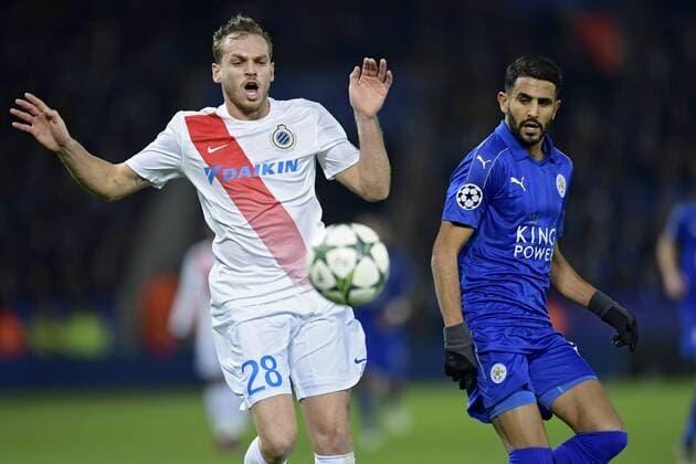 LEICESTER, ENGLAND - NOVEMBER 22 : Laurens De Bock defender of Club Brugge in duel with Riyad Mahrez midfielder of Leicester City FC FOOTBALL : Leicester vs Bruges - Ligue Des Champions - 22 11 2016 PhotoNews Panoramic 