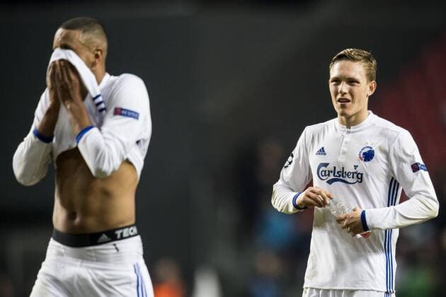 Fußball, CL, FC Kopenhagen - FC Porto 161122 FC Kopenhagen s Ludwig Augustinsson und Mathias Jörgensen enttäuscht Fußball Champions League 2016 2017 FC Kopenhagen - FC Porto.  Copyright: PETTERxARVIDSON BB161122PA052