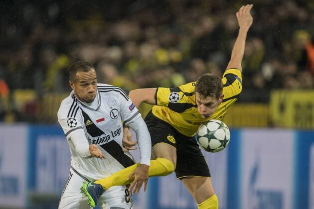 (L-R) Vadis Odjidja of Legia Warsaw, Matthias Ginter of Borussia Dortmundduring the UEFA Champions League group F match between Borussia Dortmund and Legia Warsaw on November 22, 2016 at the Signal Iduna Park stadium in Dortmund, Germany. Borussia Dortmund v Legia Warsaw UEFA Champions League 2016 2017 xVIxGerritxvanxKeulenxIVx 6629600