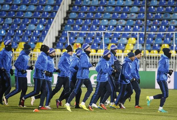 ROSTOV-ON-DON, RUSSIA - NOVEMBER 22, 2016: FC Rostov s players during a training session ahead of a UEFA Champions League Group D Round 5 football match against Bayern Munich. The game is scheduled for November 23, 2016. Valery Matytsin TASS  TS038770