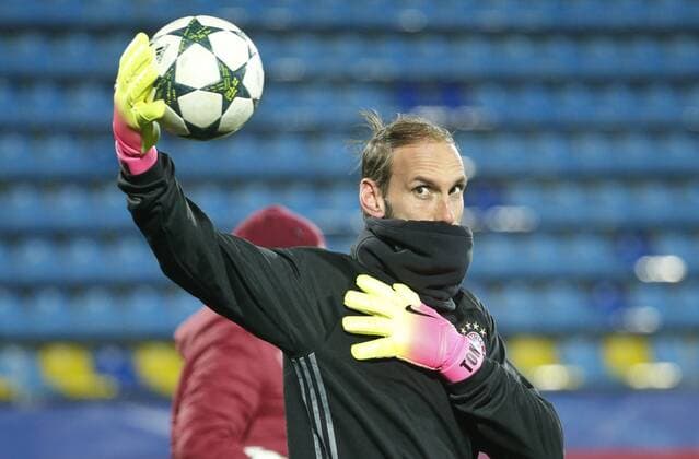 ROSTOV-ON-DON, RUSSIA - NOVEMBER 22, 2016: Bayern Munich s goalkeeper Tom Starke in a training session ahead of a UEFA Champions League Group D football match against FC Rostov. Valery Matytsin TASS  TS0387D7
