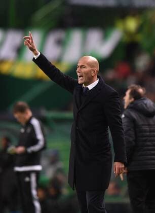 LISBON, Nov. 22, 2016 -- Zinedine Zidane, head coach of Real Madrid gestures during the UEFA Champions League Group F soccer match between Sporting CP and Real Madrid CF at Alvalade stadium in Lisbon, Portugal, Nov. 22, 2016. Real Madrid won 2-1. )(wll) (SP)PORTUGAL-LISBON-SOCCER-UEFA CHAMPIONS LEAGUE-SPORTING CP VS REAL MADRID ZhangxLiyun 