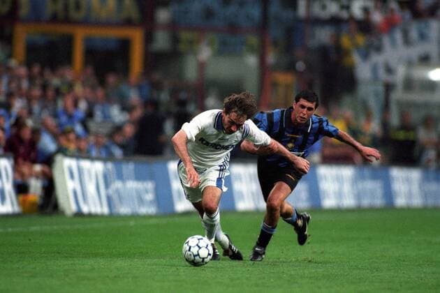 Jiri Nemec (FC Schalke 04) gegen Salvatore Fresi (Inter Mailand)
