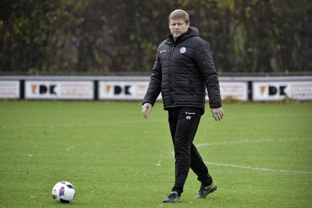 Fußball, EL, Training KAA Gent Hein Vanhaezebrouck FOOTBALL : Entrainement La Gantoise - 23 11 2016 PhotoNews Panoramic 