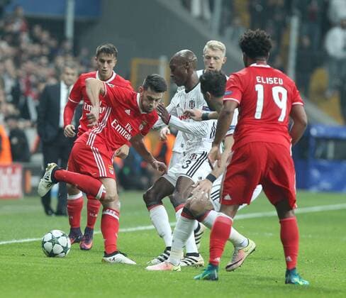 UEFA Champions League Group B match between Besiktas and Benfica at Vodafone Arena in Istanbul , Turkey ,November 23 , 2016. Pictured Atiba Hutchinson , Andreas Beck of Besiktas and of Benfica. 