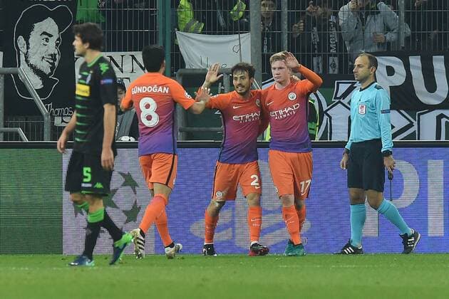 Fußball Champions League Gruppenphase 5. Spieltag Borussia Mönchengladbach - Manchester City am 23.11.2016 im Borussia-Park in Mönchengladbach Torjubel zum 1:1 durch David Silva ( Manchester ) xRx