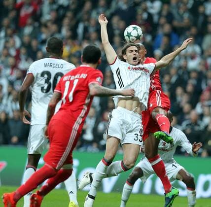 UEFA Champions League Group B match between Besiktas and Benfica at Vodafone Arena in Istanbul , Turkey ,November 23 , 2016. Final Score : Besiktas 3 - Benfica 3 Pictured: Atinc Nukan of Besiktas and Eliseu of Benfica. 