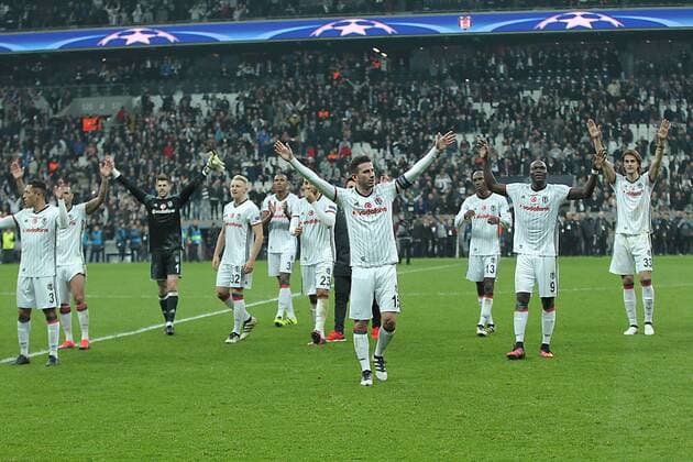 UEFA Champions League Group B match between Besiktas and Benfica at Vodafone Arena in Istanbul , Turkey ,November 23 , 2016. Final Score : Besiktas 3 - Benfica 3 Pictured: Besiktas players celebrates after the match . ( Oguzhan Ozyakup ) 