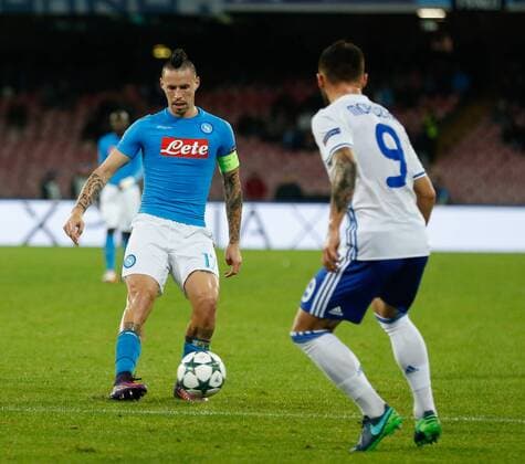 November 23, 2016 - Naples, Italy - Marek Hamsik of SSC Napoli controls the ball during the Champions League match between SSC Napoli and Dinamo Kiev at San Paolo Stadium, in Naples, Italy on Nov 23, 2016. SSC Napoli v FC Dynamo Kyiv - UEFA Champions League  - ZUMAn230 20161123_zaa_n230_241