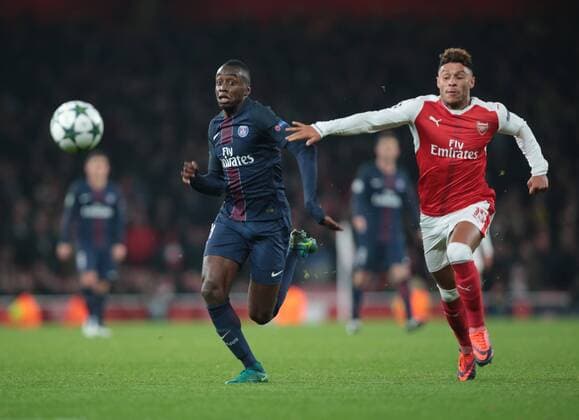 November 23, 2016 - London, England, United Kingdom - Blaise Matuidi of Paris Saint-Germain and Arsenal s Alex Oxlade-Chamberlain during UEFA Champions League Group A match between Arsenal against Paris Saint-Germain at Emirates Stadium on November 23, 2016 in London, England. Arsenal FC v Paris Saint-Germain - UEFA Champions League  - ZUMAn230 20161123_zaa_n230_276