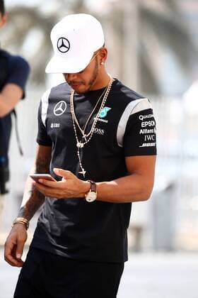 Abu Dhabi Grand Prix, UAE 24 - 27 November 2016 24.11.2016 - Lewis Hamilton (GBR) Mercedes AMG F1 W07 Hybrid 