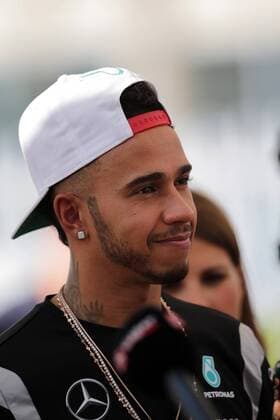 Abu Dhabi Grand Prix, UAE 24 - 27 November 2016 24.11.2016 - Lewis Hamilton (GBR) Mercedes AMG F1 W07 Hybrid 