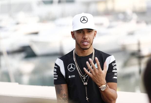 Motorsports: FIA Formula One World Championship WM Weltmeisterschaft 2016, Grand Prix of Abu Dhabi, 44 Lewis Hamilton (GBR, Mercedes AMG Petronas Formula One Team), xHOCHxZWEIx