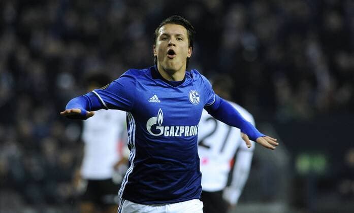 Fussball, UEFA Europe League, Herren, Saison 2016 2017, Gruppe I, 5. Spieltag, VELTINS Arena Gelsenkirchen: FC Schalke 04, S04 (blau) - OGC Nizza (weiss); Jubel Yevhen Konoplyanka (S04) nach seinem Tor zum 1:0. Jubel, Freude, Aktion, Einzelbild.