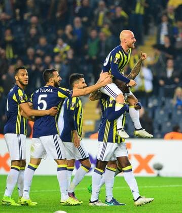 UEFA Europa League Group A day 5 match between Fenerbahce and Zorya Luhansk at Ulker Stadium in Istanbul , Turkey , November 24 , 2016. Final Score: Fenerbahce 2 - Zorya Luhansk 0 Pictured: Fenerbahce players celebrates for Miroslav Stoch Goal. 