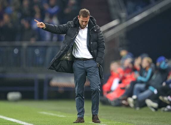 24.11.2016, Fussball UEFA Europa League 2016 2017, Gruppenphase, 5.Spieltag, FC Schalke 04 - OGC Nizza, in der VELTINS-Arena Gelsenkirchen. Jubel Trainer Markus Weinzierl (Schalke) zum Tor zum 1:0 