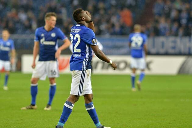 GER, Europa League, FC Schalke 04 vs OGC Nizza 24.11.2016, Veltins-Arena, Gelsenkirchen, GER, Europa League, FC Schalke 04 vs OGC Nizza, im Bild Bernard Tekpetey ( Schalke 32 ) fasst sich ins Gesicht Foto © nordphoto Treese nordphotoxTreese