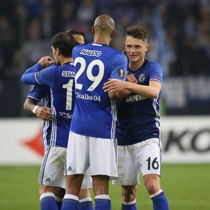 24.11.2016, Fussball UEFA Europa League, 2016 17, 5. Spieltag, FC Schalke 04 - OGC Nizza, v. l. Naldo (FC Schalke 04) jubelt mit Fabian REESE (FC Schalke 04)