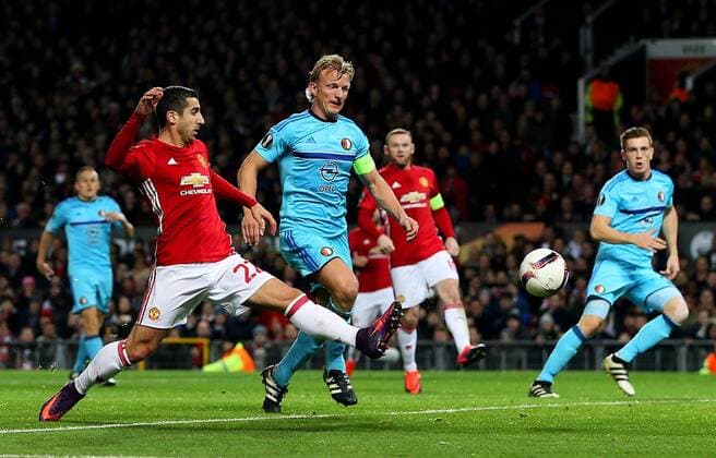 Henrikh Mkhitaryan of Manchester United ManU misses a chance during the UEFA Europa League match at Old Trafford, Manchester. Picture date: November 24th 2016. Pic Matt McNulty Sportimage EDITORIAL USE ONLY. No use with unauthorised audio, video, data, fixture lists, club league logos or live services. Online in-match use limited to 120 images, no video emulation. No use in betting, games or single club league player publications.