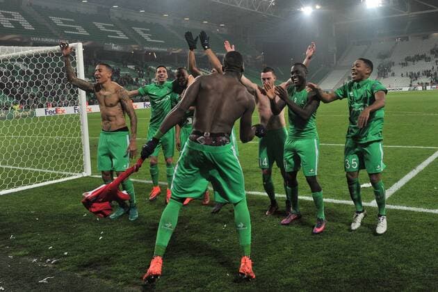 Joie de Leo Lacroix - Vincent Pajot - Pierre Yves Polomat - Henri saivet - Oussama Tannane - Jordan Veretout - Arnaud Nordin - Florentin Pogba (saint etienne) FOOTBALL : AS Saint Etienne vs FSV Mainz 05 - Europa League - Groupe C - 24 11 2016 FredericChambert Panoramic 