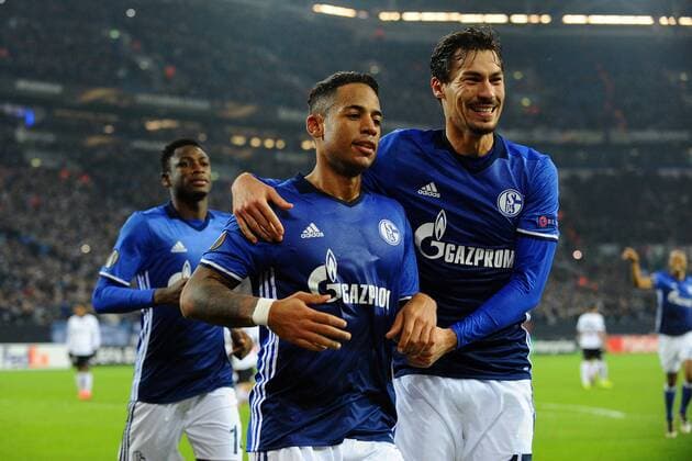 GER, Europa League, FC Schalke 04 vs OGC Nizza 24.11.2016, Veltins-Arena, Gelsenkirchen, GER, Europa League, FC Schalke 04 vs OGC Nizza, im Bild Torjubel zum 2:0 durch Dennis Aogo ( Schalke 15 ), links. Rechts: Benjamin Stambouli ( Schalke 17 ) Foto © nordphoto Treese Local Caption nordphotoxTreese
