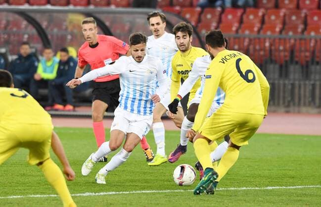 Fußball, EL, FC Zürich - FC Villarreal 24.11.2016 Zürich Stadion Letzigrund Fussball Herren Europa League Saison 2016 2017 FC Zürich Villarreal CF Bild zeigt Antonio Marchesani (FC Zürich) Aktion 