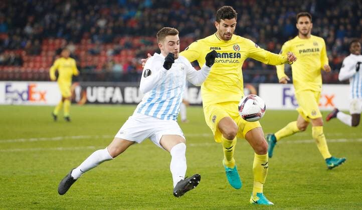 Fußball, EL, FC Zürich - FC Villarreal 24.11.2016 Letzigrund Stadion Zürich , SCHWEIZ , Herren Fussball UEFA Europa League FC Zürich - Villarreal Marco Schönbächler (li,FC Zürich) gegen Mateo Musacchio (Villarreal) 
