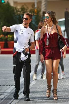 Abu Dhabi Grand Prix, UAE 24 - 27 November 2016 25.11.2016. - Jenson Button (GBR) McLaren with his girlfriend Brittny Ward (USA). 