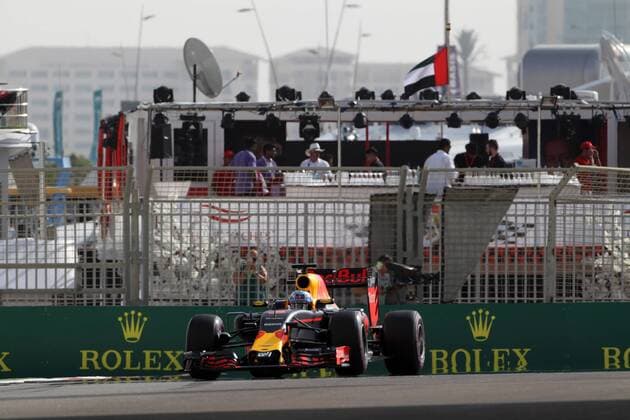 Abu Dhabi Grand Prix, UAE 24 - 27 November 2016 26.11.2016 - Free Practice 3, Daniel Ricciardo (AUS) Red Bull Racing RB12 