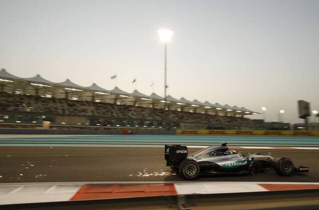 Motorsports: FIA Formula One World Championship WM Weltmeisterschaft 2016, Grand Prix of Abu Dhabi, 44 Lewis Hamilton (GBR, Mercedes AMG Petronas Formula One Team), xHOCHxZWEIx