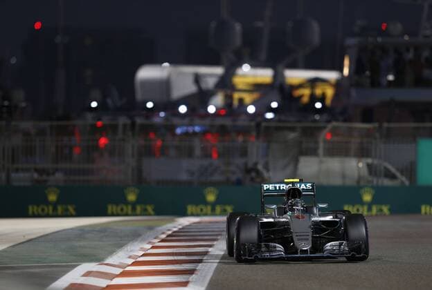 Motorsports: FIA Formula One World Championship WM Weltmeisterschaft 2016, Grand Prix of Abu Dhabi, 6 Nico Rosberg (GER, Mercedes AMG Petronas Formula One Team), xHOCHxZWEIx