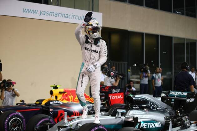 Abu Dhabi Grand Prix, UAE 24 - 27 November 2016 26.11.2016 - Qualifying, Lewis Hamilton (GBR) Mercedes AMG F1 W07 Hybrid pole position 