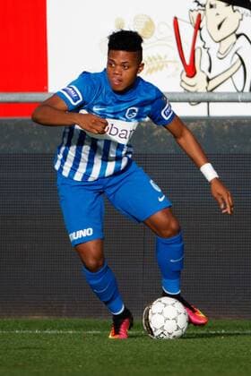 Genk s Leon Bailey fights for the ball during the Jupiler Pro League match between KV Oostende and RC Genk, in Oostende, Sunday 27 November 2016, on day 16 of the Belgian soccer championship. KURTxDESPLENTER  x04984389x