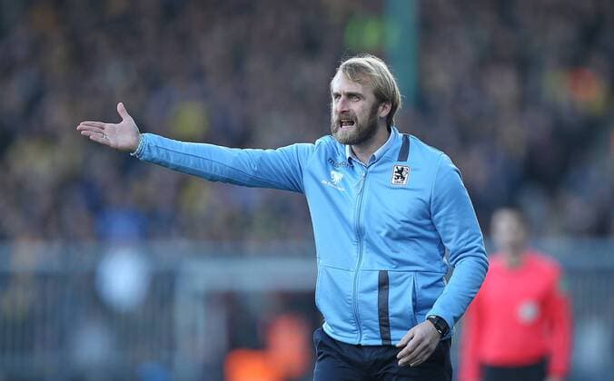 27.11.2016, Fussball 2.Bundesliga 2016 2017, 14.Spieltag, Eintracht Braunschweig - TSV 1860 München, im Eintracht-Stadion Braunschweig. Interimstrainer Daniel Bierofka (1860 München) 