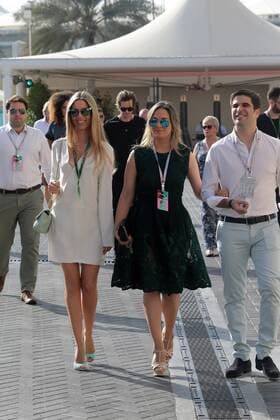 Abu Dhabi Grand Prix, UAE 24 - 27 November 2016 27.11.2016 - (L-R) Vivian Sibold the wife of Nico Rosberg (GER) 