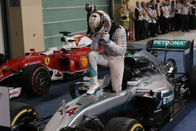 Abu Dhabi Grand Prix, UAE 24 - 27 November 2016 27.11.2016 - Race, Lewis Hamilton (GBR) Mercedes AMG F1 W07 Hybrid race winner 