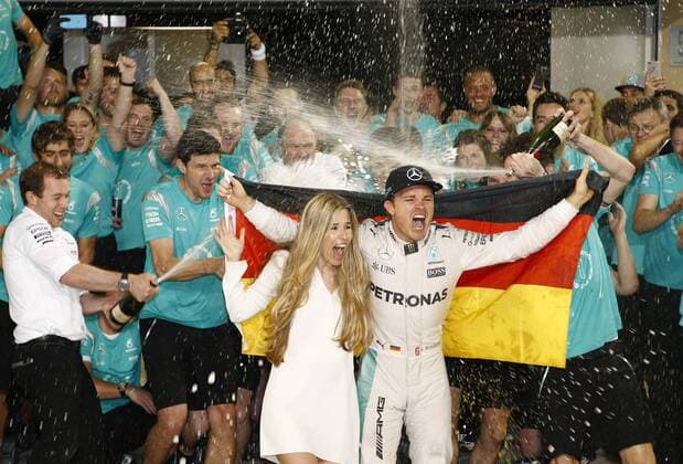 Formel 1, GP von Abu Dhabi, Nico Rosberg ist Weltmeister Motorsports: FIA Formula One World Championship WM Weltmeisterschaft 2016, Grand Prix of Abu Dhabi, 6 Nico Rosberg (GER, Mercedes AMG Petronas Formula One Team), Vivian xHOCHxZWEIx