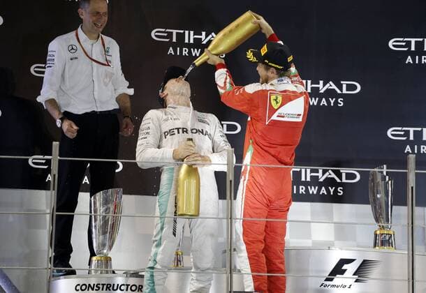 Motorsports: FIA Formula One World Championship WM Weltmeisterschaft 2016, Grand Prix of Abu Dhabi, 6 Nico Rosberg (GER, Mercedes AMG Petronas Formula One Team), xHOCHxZWEIx